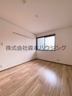 【洋室】 | 　コスモコート東 | 個人の部屋や寝室として使える洋室です