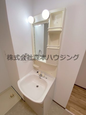 【独立洗面台】 | 　コスモコート東 | 使いやすい独立洗面台です