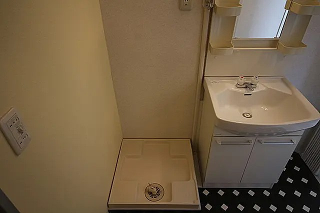 山本マンションの洗面所