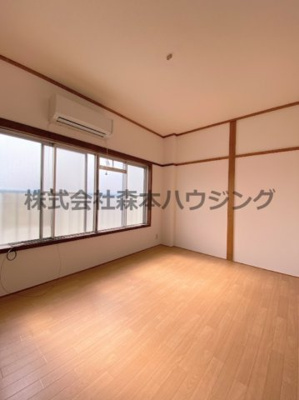 【洋室】 | 　緑町マンション | 広々とした洋室です