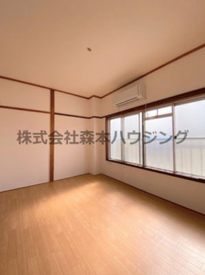 【洋室】 | 　緑町マンション | 個人の部屋や寝室として使える洋室です
