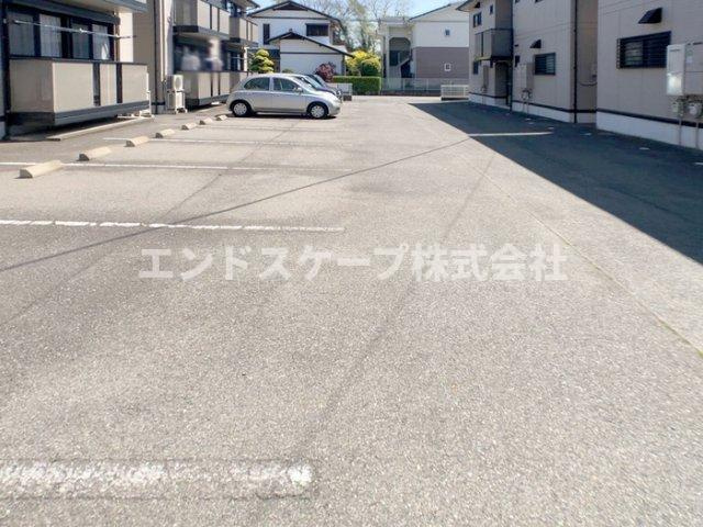 パーチェ　Ｄの駐車場|高崎、前橋、伊勢崎エリアのお部屋探しはエンドスケープまで！お客様の理想お聞かせ下さい♪