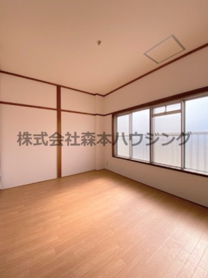 【洋室】 | 　緑町マンション | 明るい洋室です