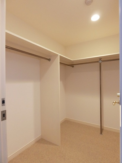 渋谷区神宮前５丁目の賃貸マンションのその他|ウォークインクローゼット
