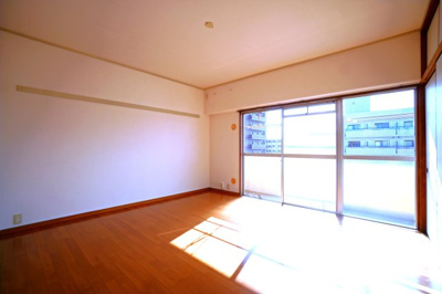 【内装】 | 浅井ハイツ | 洋室８帖（同仕様写真）