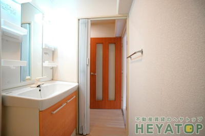 【洗面所】 | 浅井ハイツ | 便利な洗面化粧台（同仕様写真）