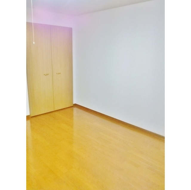 第五松波ビル東館の居間・リビング