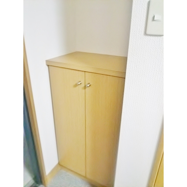 第五松波ビル東館の玄関