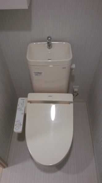 久留米市野中町の賃貸マンションのトイレ|コンパクトで使いやすいトイレです