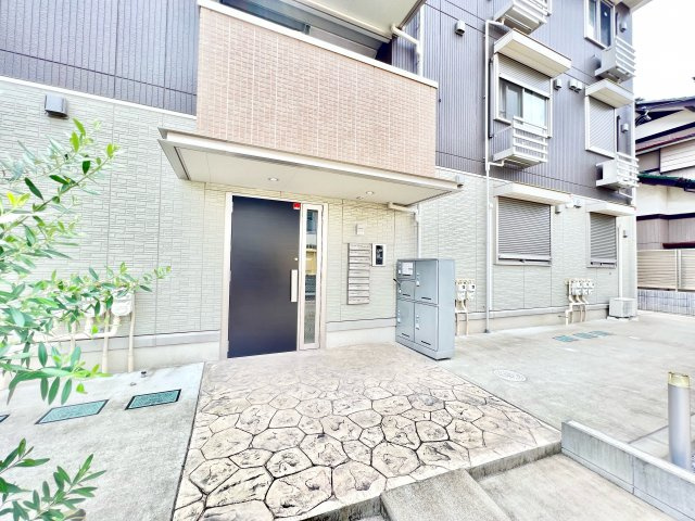 コーポスカイHのエントランス|清潔なエントランスです