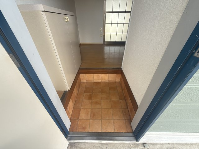 ロジュマン継の玄関