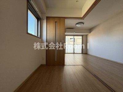 【洋室】 | サンフォリア大手前 | 落ち着いた色調の洋室です