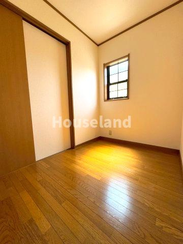 岩出市中島戸建の洋室