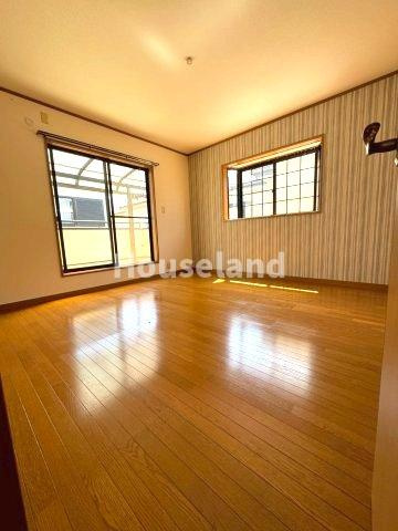 岩出市中島戸建の洋室