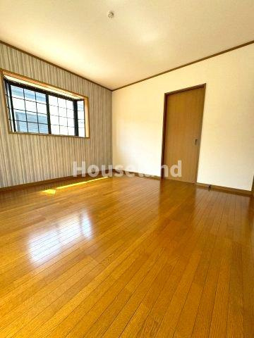 岩出市中島戸建の洋室