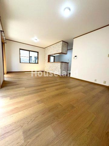 岩出市中島戸建の居間・リビング