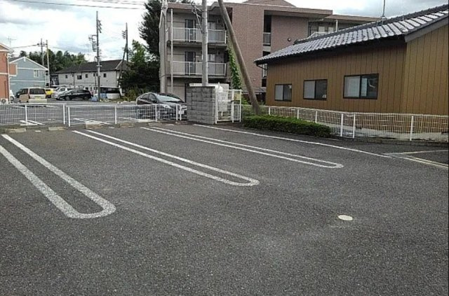レフレールⅡの駐車場