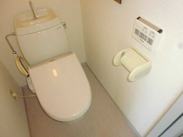 サンビレッジ児島Hのトイレ|温水洗浄便座