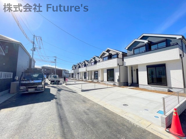 三郷市谷口　新築戸建　全10棟　D号棟の前面道路含む現地写真|前面道路含む現地写真です。