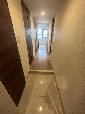 プレシス八丁堀リバーフロントの玄関