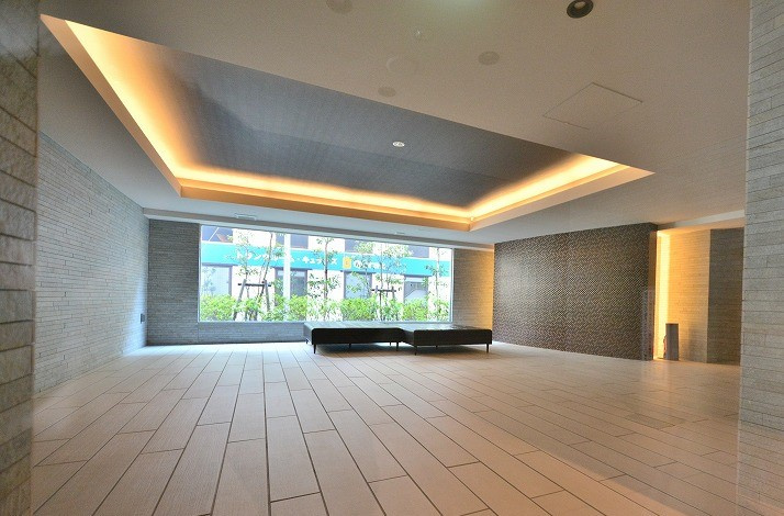 プレシス八丁堀リバーフロントのロビー