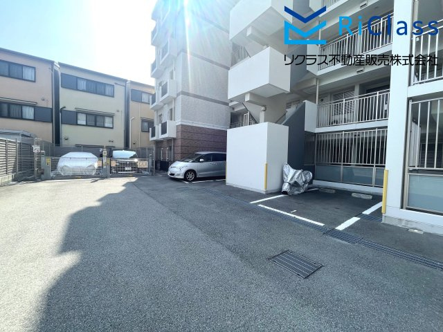 ワコーレ須磨海浜公園駅前の駐車場