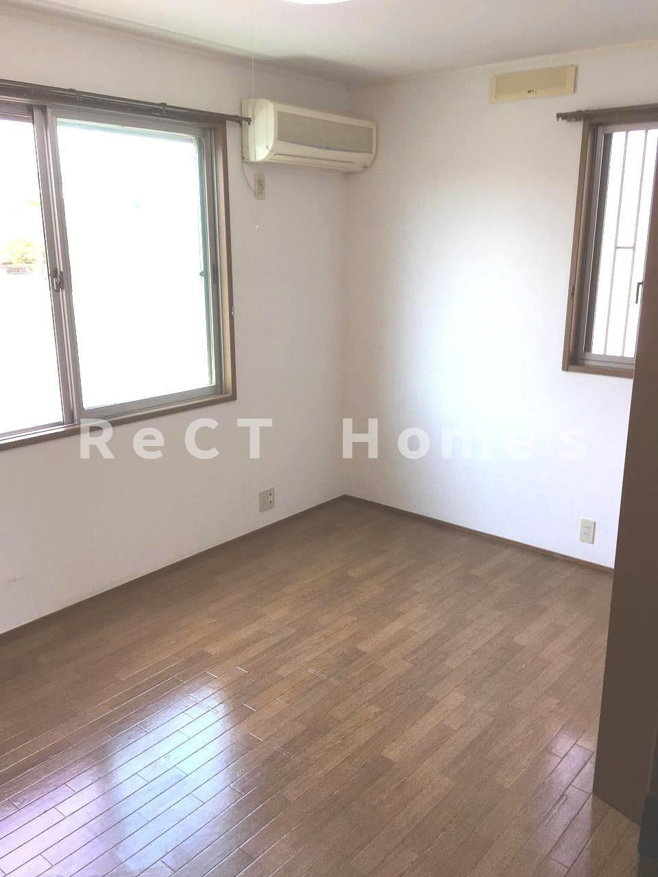 姫路市玉手３丁目のハイツの居間・リビング