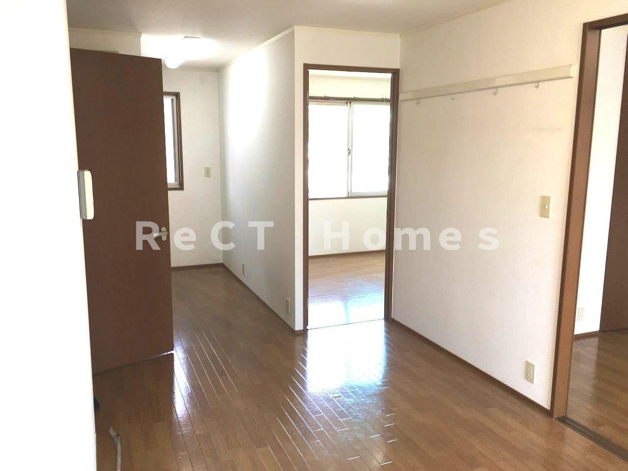 姫路市玉手３丁目のハイツの居間・リビング