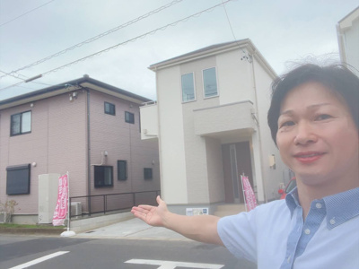 【前面道路含む現地写真】 | 安城市東別所町新開2棟＜仲介手数料無料＞ | 撮影10/1
社長の村田です！
自らプレイヤーとして営業しています
長年の経験と実績から皆様により良いマイホーム購入のご提案をいたします。
住宅ローンの不安や購入後の不安等何でもご相談ください。