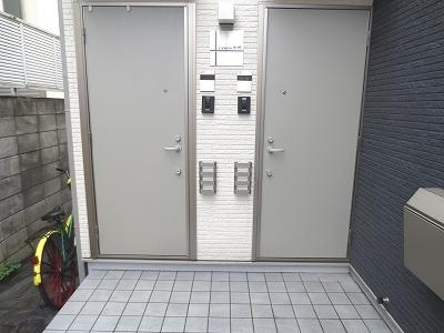 VAMOS中根のエントランス