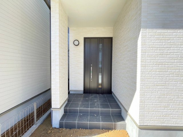 三郷市谷口　新築戸建　全10棟　F号棟のエントランス|玄関アプローチです