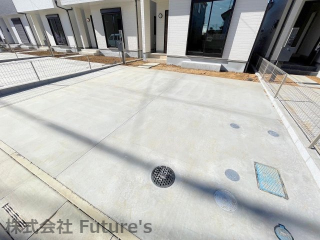 三郷市谷口　新築戸建　全10棟　F号棟の駐車場|カースペース並列2台駐車可能です