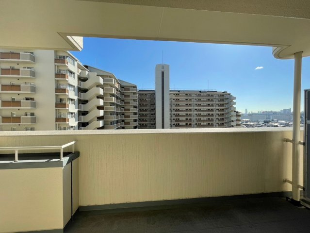 グリーンビュー鶴見１号棟のその他共用部分|南向きバルコニー、9階部分につき採光・通風良好です！