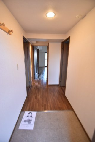 大阪市城東区今福西３丁目の賃貸マンションの玄関