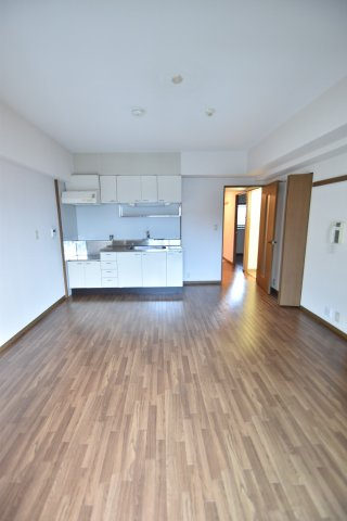 大阪市城東区今福西３丁目の賃貸マンションの居間・リビング