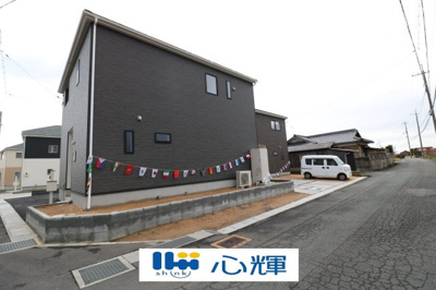 【前面道路含む現地写真】 | クレイドルガーデン宇部市西岐波 第７（２号棟） | 整備された道路に面する現地は、コミュニティー以外の方々の出入りも少なく、お車の出し入れも楽々です。
