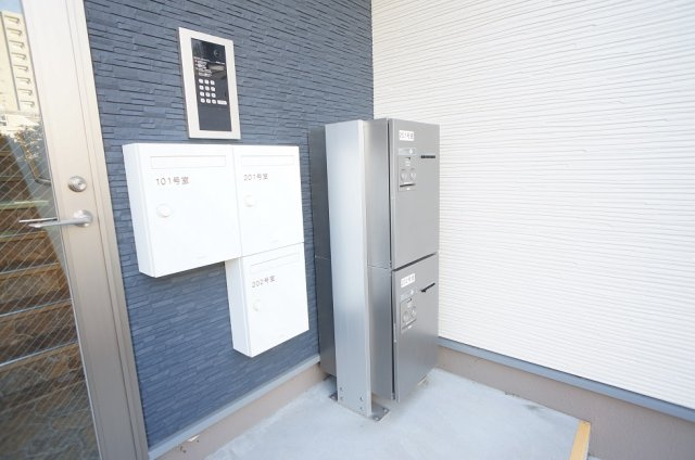 【セキュリティ】 | CASA南浜 | 宅配ボックスでお留守の場合もお荷物受け取れます