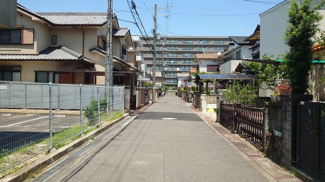 【前面道路含む現地写真】
