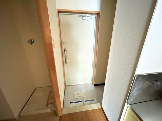 テイク・ア・レストの玄関