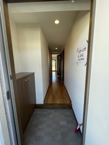 サンロイヤルの玄関|(参考)同マンション同間取り他部屋の写真