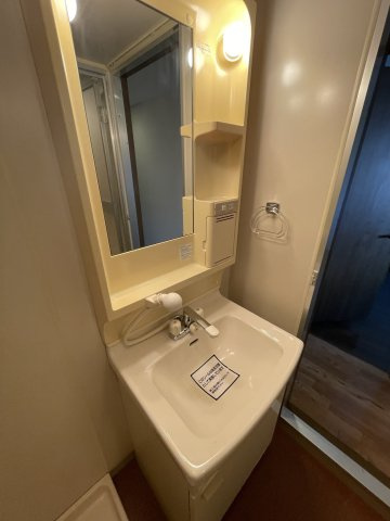 サンロイヤルの独立洗面台|(参考)同マンション同間取り他部屋の写真