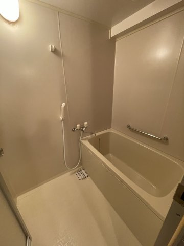 サンロイヤルの浴室|(参考)同マンション同間取り他部屋の写真