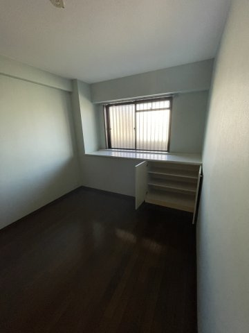 サンロイヤルの洋室|(参考)同マンション同間取り他部屋の写真