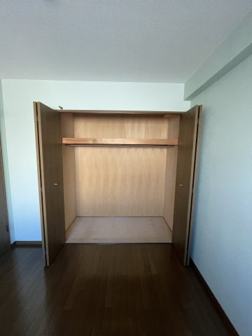 サンロイヤルの収納|(参考)同マンション同間取り他部屋の写真