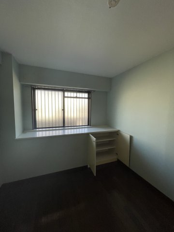 サンロイヤルの洋室|(参考)同マンション同間取り他部屋の写真