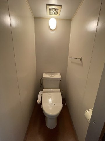 サンロイヤルのトイレ|(参考)同マンション同間取り他部屋の写真