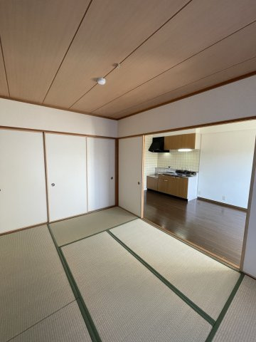 サンロイヤルの和室|(参考)同マンション同間取り他部屋の写真
