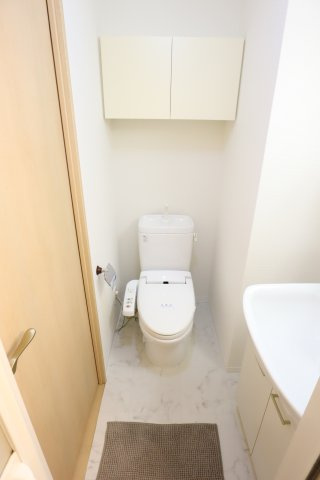 大阪市都島区東野田町１丁目の賃貸マンションのトイレ
