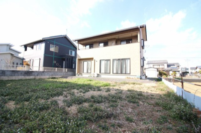 【庭】 | 太田市亀岡町　中古戸建 | 庭も大変広く、BBQや家族の趣味での活用も可能です♪