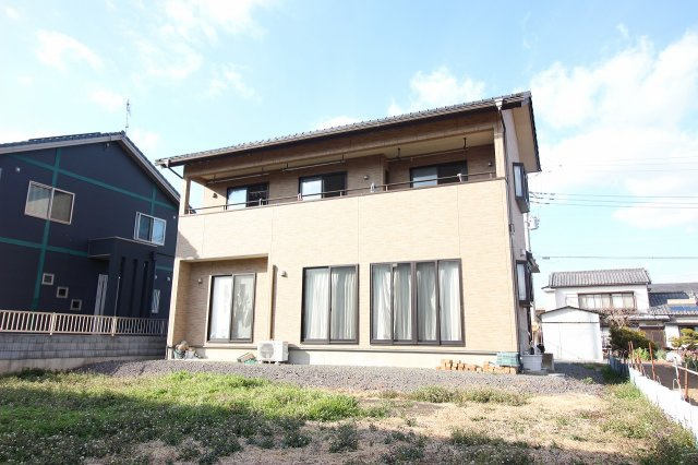 【外観】 | 太田市亀岡町　中古戸建 | 陽当たり良好な物件です。全居室南向きです♪